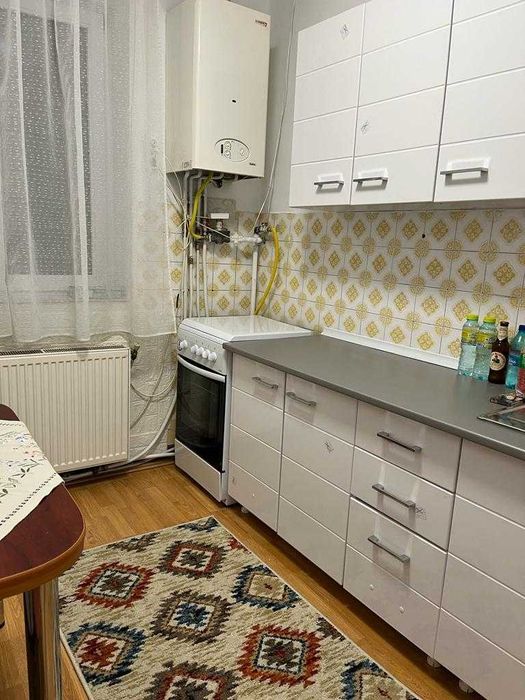 vand apartament 3 camere