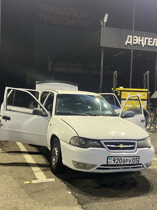 Daewoo Nexia II 1.5, 2013 г, Механика, Белый