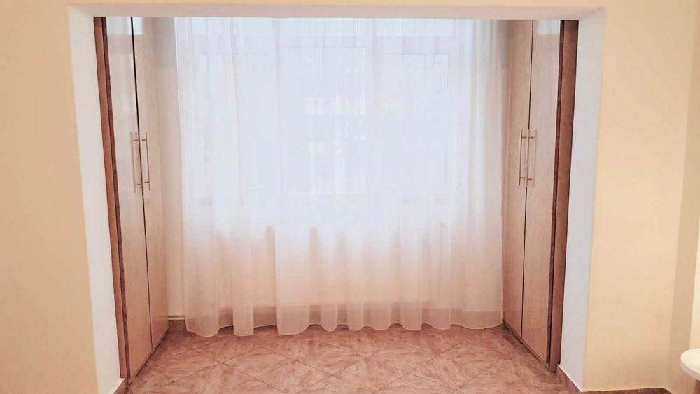 Proprietar inchiriez garsoniera zona Mall/Aprodu Purice