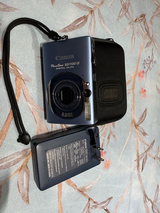 Canon Power Shot SD1100 със зарядно пълен комплект
