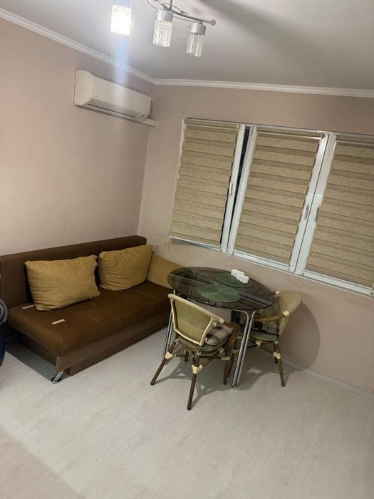 Продава се Двустаен апартамент в Бургас, Изгрев - 52 кв.м за 1924 €/кв.м - Снимка #1