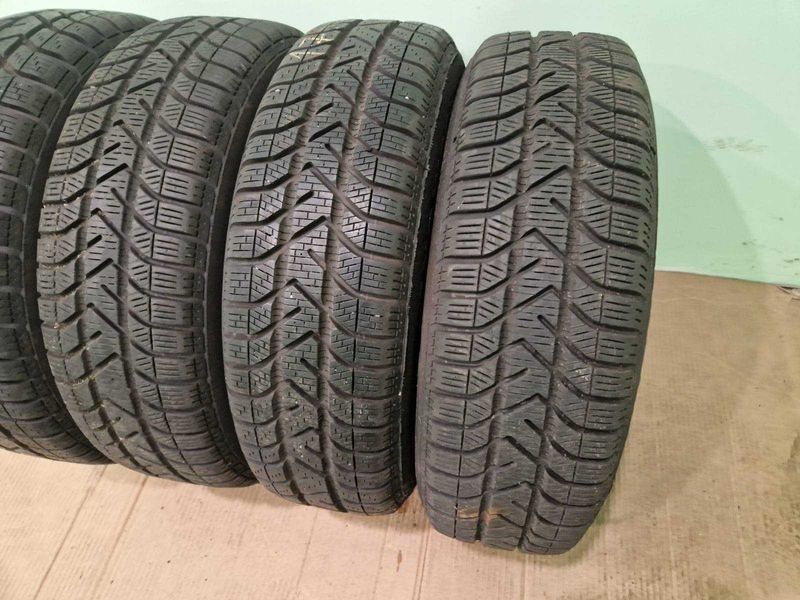 4 Pirelli R15 175/65/ 
зимни гуми 
DOT2418