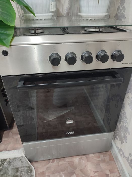 Продам газовую плиту