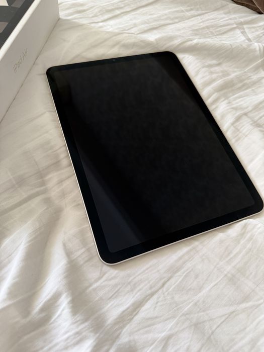 Ipad air (5 generation ) 64 gb , wifi