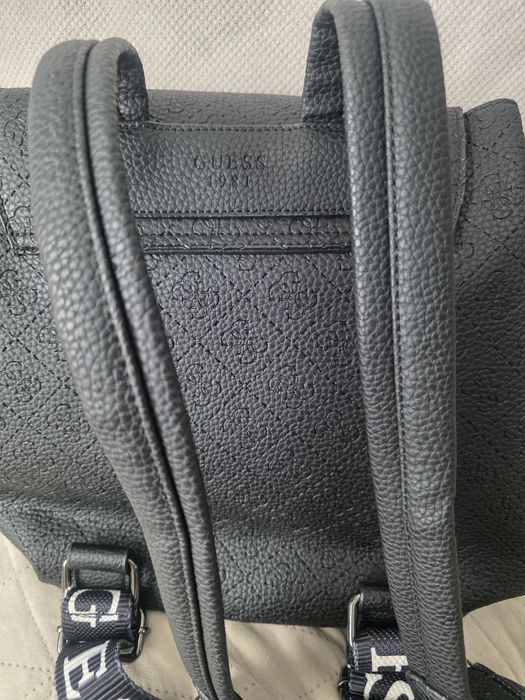 Дамска раница GUESS Резервирана!