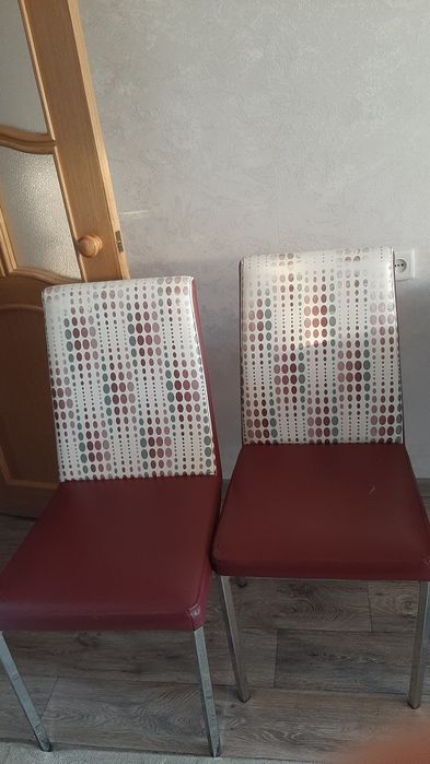 Кухонный   стол комплект ,4стулья