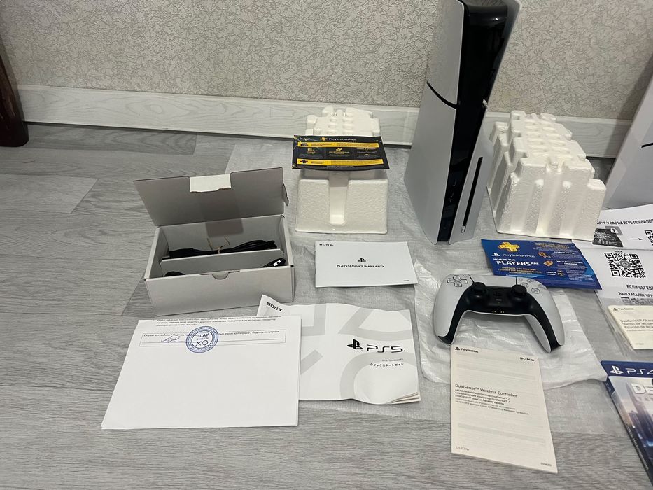 Продам новый playstation 5 slim box 1tb.