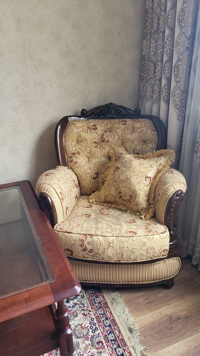 Продам диванный гарнитур. Диван/кресло