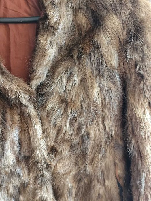 Луксозно палто от естествен косъм