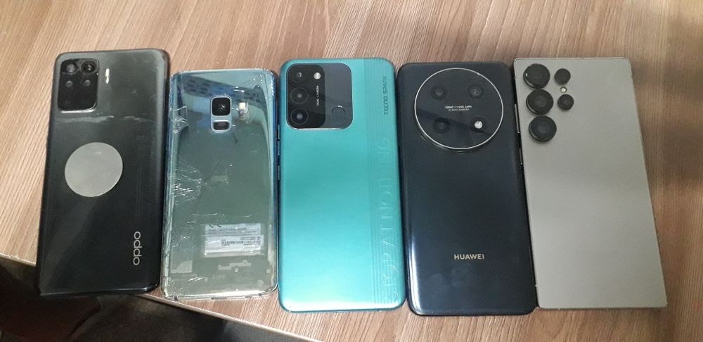 Продам 5 телефонов