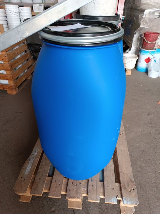 Пластиковые бочки