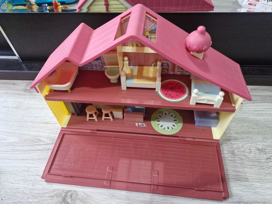 Casuta Bluey si Bingo