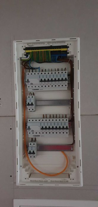 Electrician servicii instalații electrice Târgu Mureș și împrejurimi