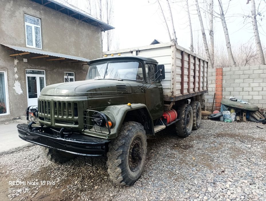Zil 131 yangi terilgan