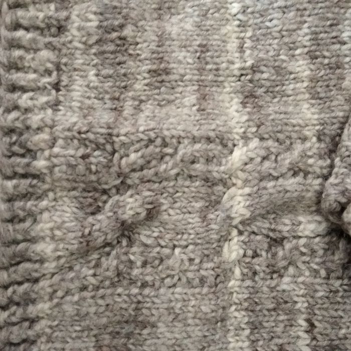 Дамски вълнени пуловери