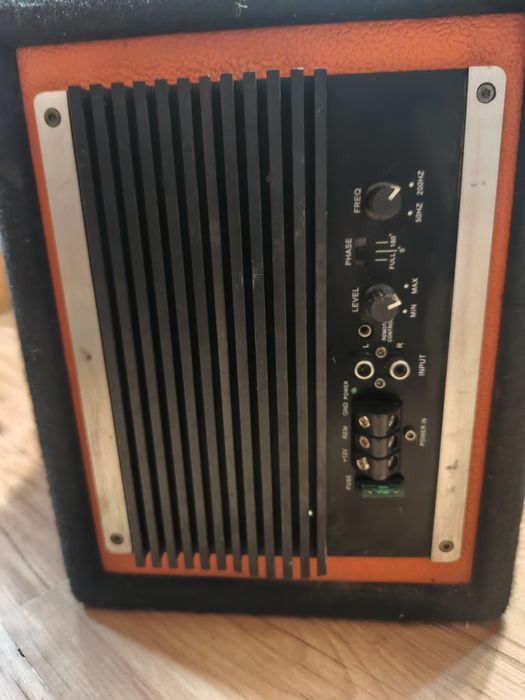 Продам сабвуфер новый