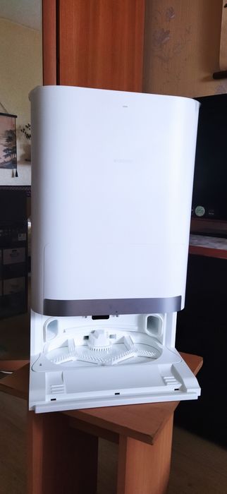 Xiaomi Robot Vacuum X20+ со станцией самоочистки.