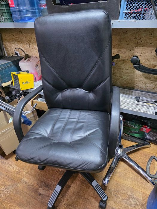 Кресло офисное удобное