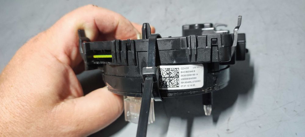 Spira volkswagen vw golf 6 break ptr volan cu padele cod 5K0953549B