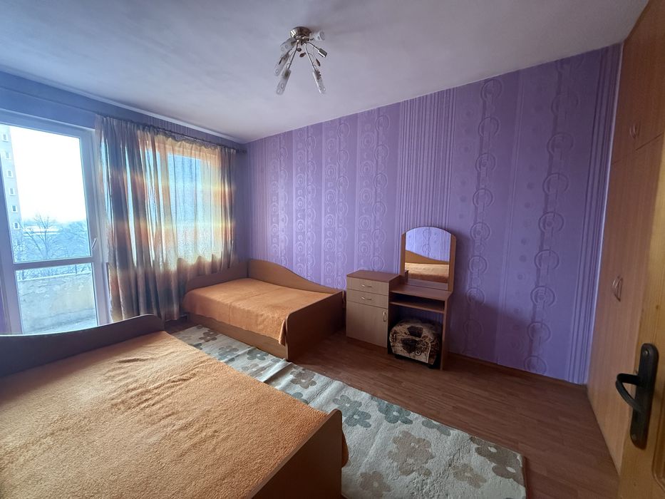 Две легла 55 евро и Секция в Ямбол 45 евро