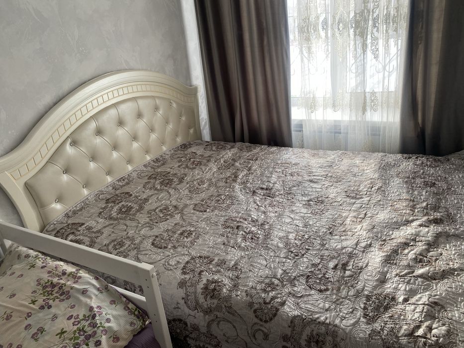 Продам кровать с матрасом