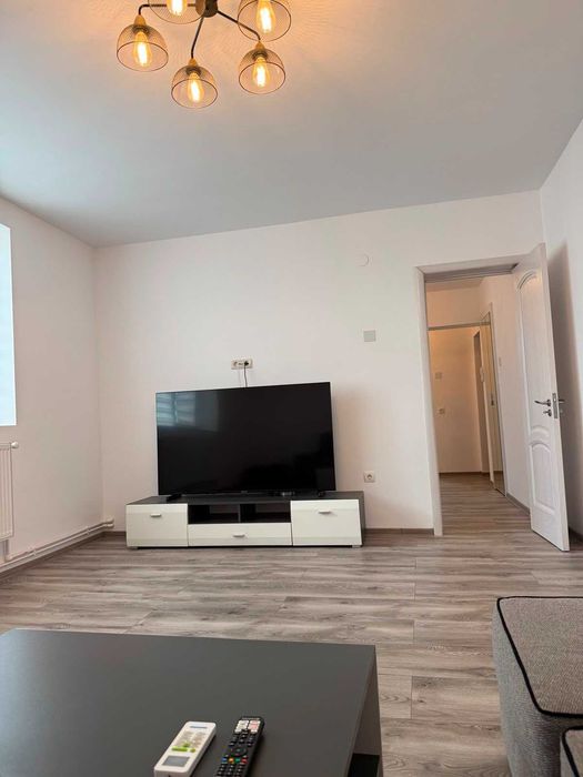 Apartament de vanzare cu 2 camere, ultracentral, decomandat.