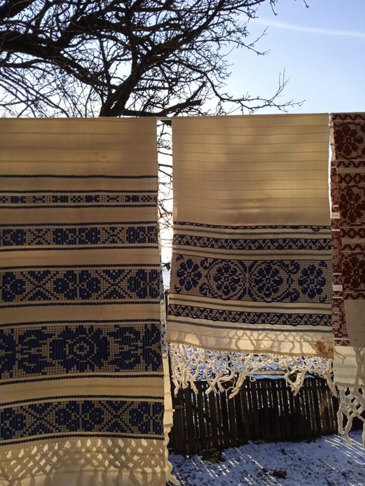 Vand coverturi , prosoape , paturi , fete de masa traditionale