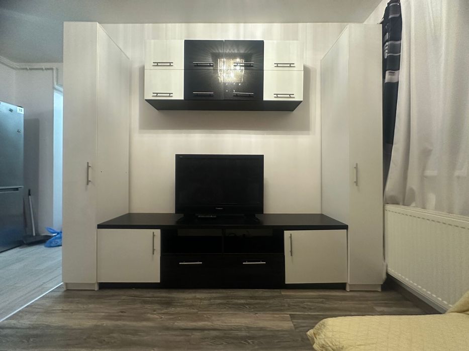 Mobila liniving alb cu negru