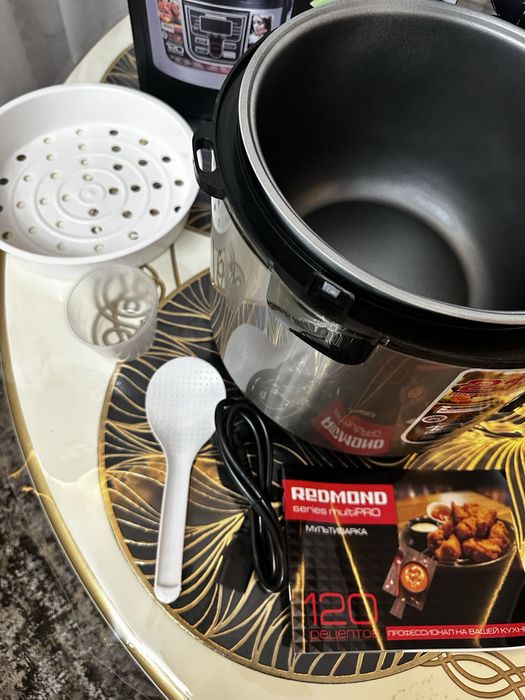 Мультиварка новая