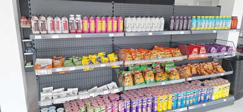 Lot Rafturi Metalice Profesionale Magazin – 23 m Liniari + insula 6m + 2 Colțare – Stare Excelentă