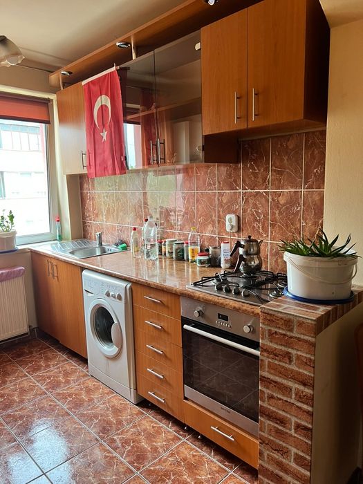 Închiriez apartament et 2