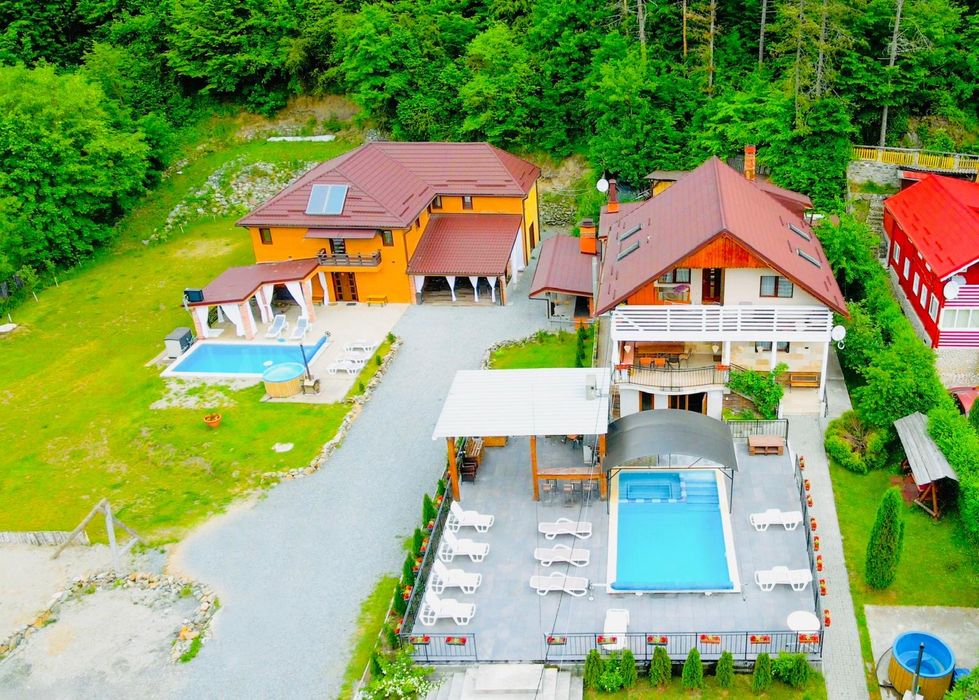 Cabana cu piscina (Moara de padure, comuna Baisoara)