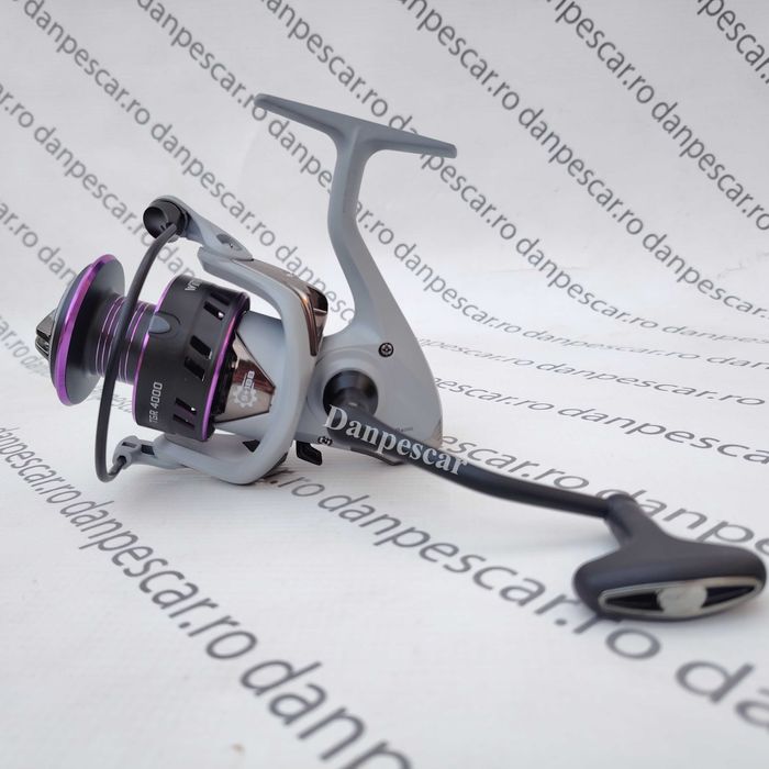 Mulineta WINDBLADE CRAP si Feeder TGR4000 capacitate 0,30/205 metri