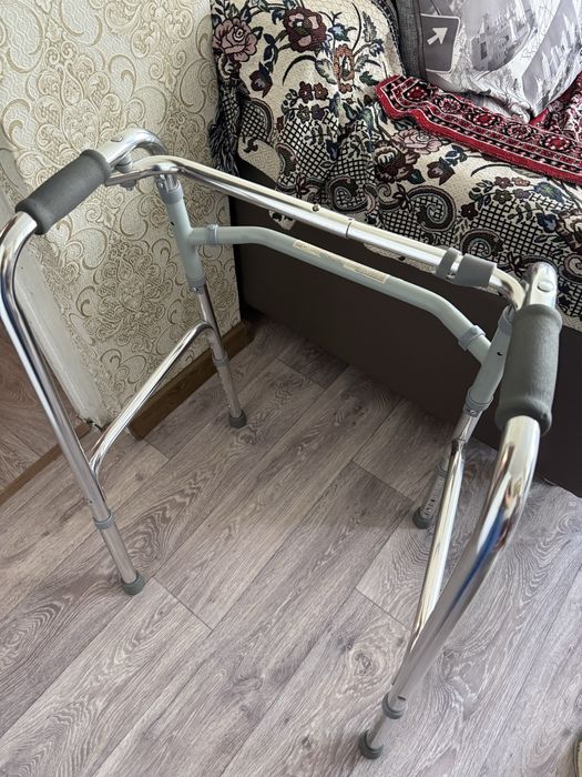Продам Ходунки……