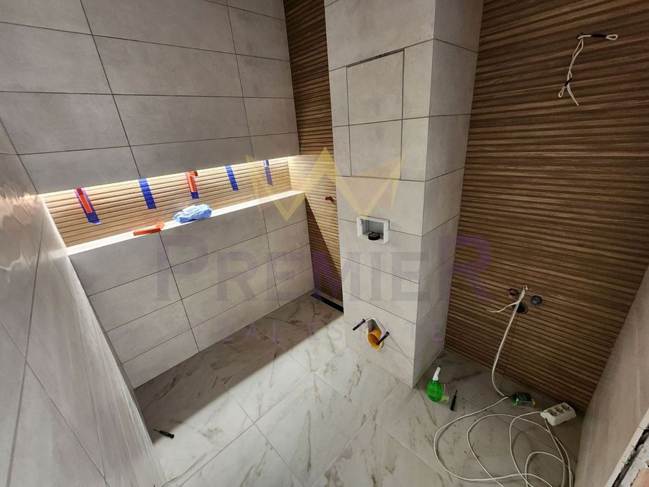 Продава се Тристаен апартамент в Варна, Левски - 108 кв.м за 2436 €/кв.м - Снимка #3