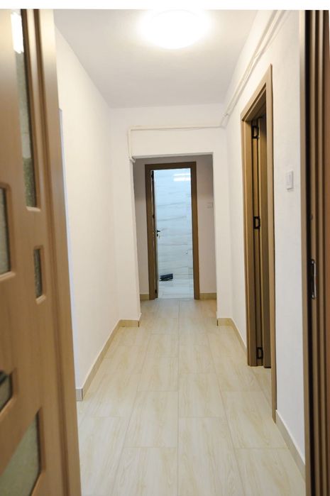 Apartament 4 camere complet renovat Ostroveni piata