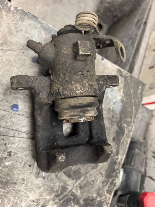 Задни спирачни апарати Golf 4 Audi A3 Skoda Octavia Seat Leon