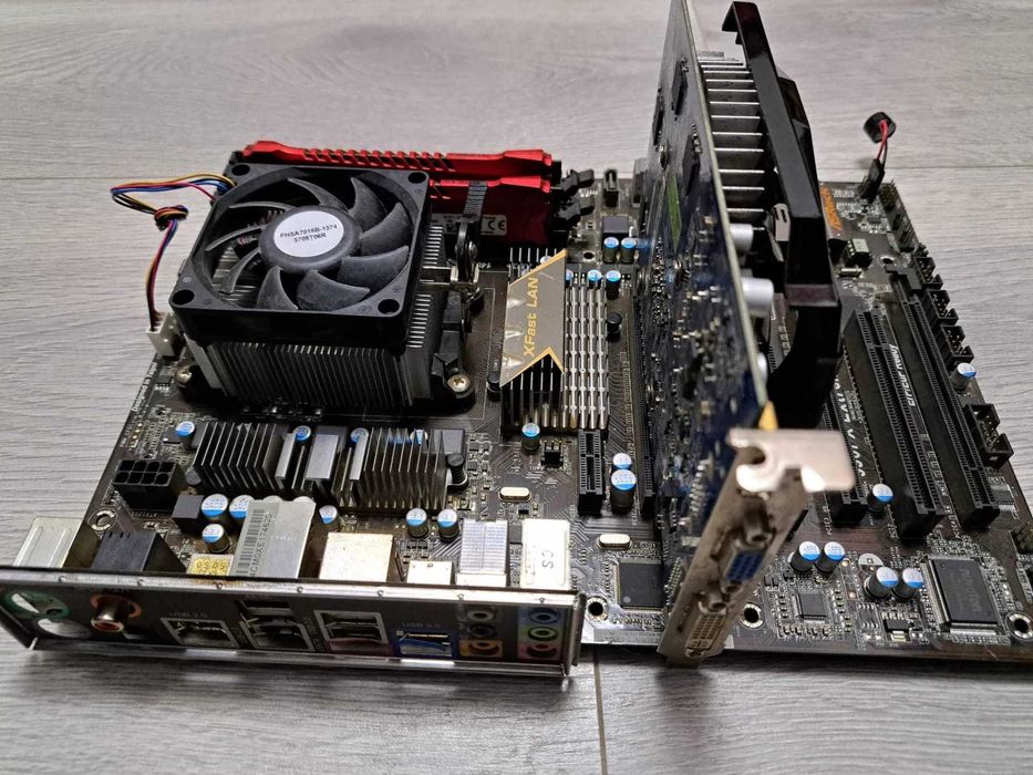 Kit  placa de baza PC AM3+ ASRock 990FX EXTREME3-FX-X8-8300, 12GB DDR3