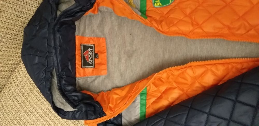 Продам куртки на мальчика