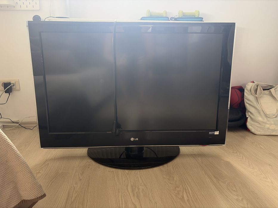 Televizor LG 37LH5000