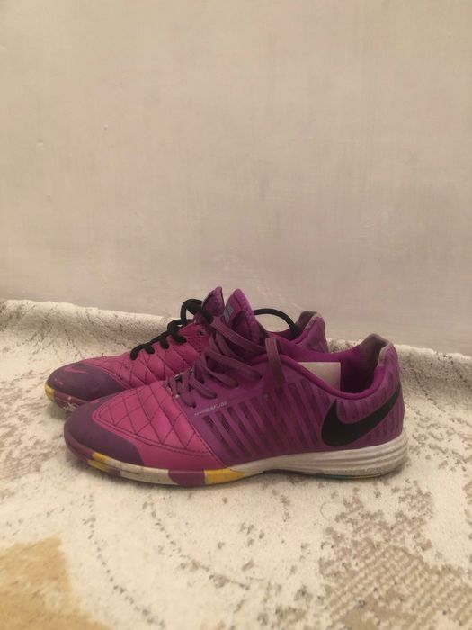 Продам кросовки по размером