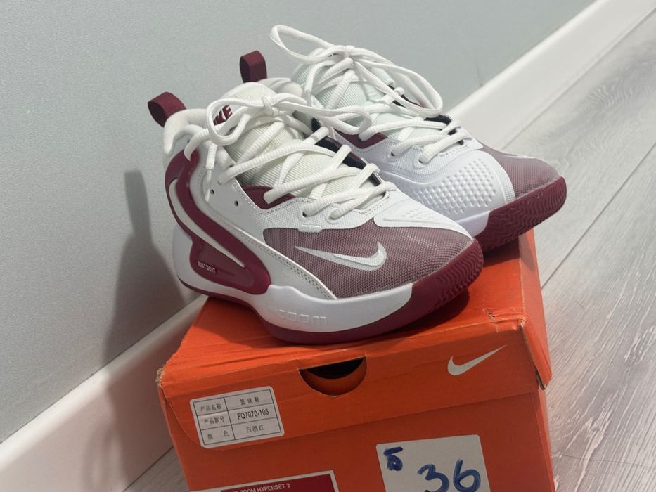 Кроссовки NikeHyperset2
