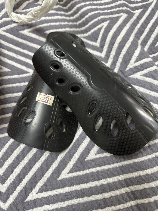 Продам футбольные бутсы