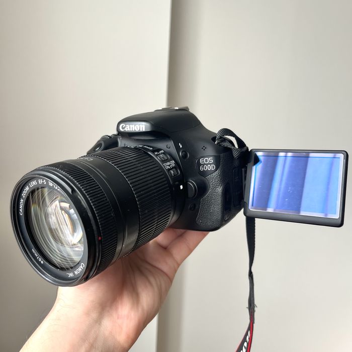 Canon 600d продам