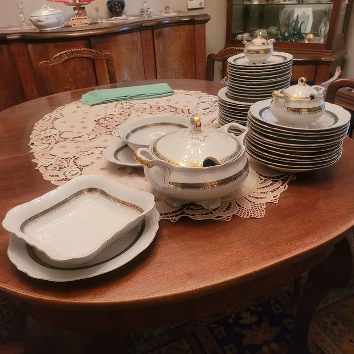 Servici de masă 12 persoane din porțelan