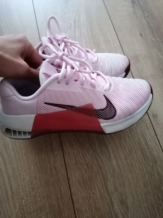 Adidasu Nike metcon 9