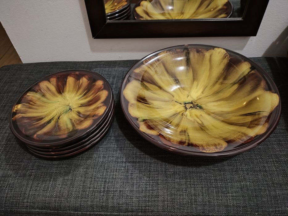 Комплект голяма чиния и 5 малки за десерт и плодове