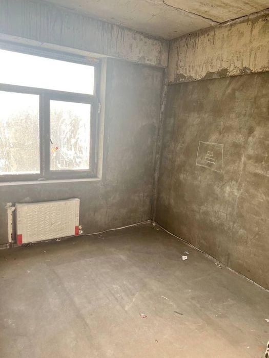 Продаётся 4 комнатная на максима горького