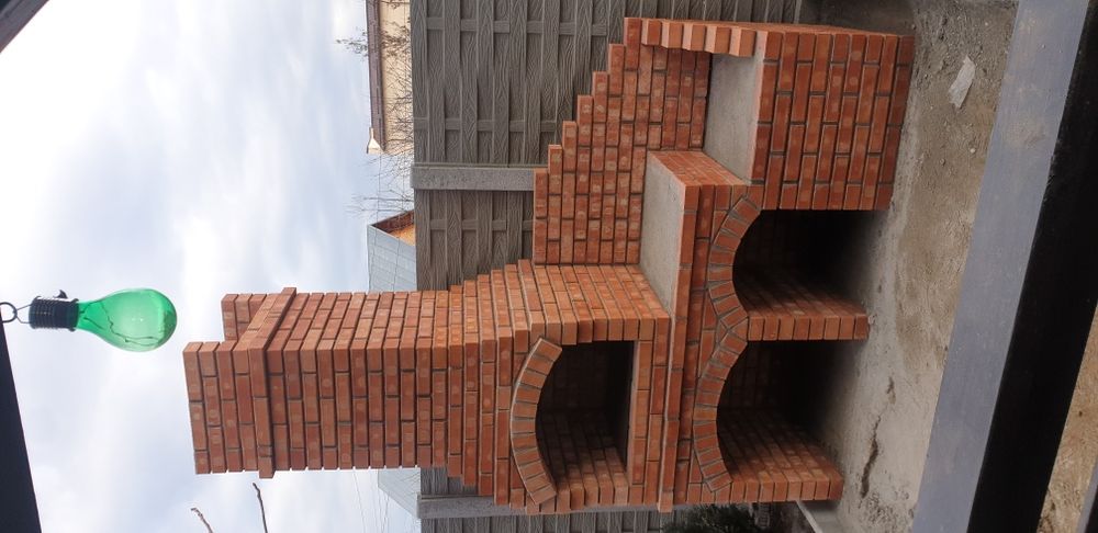 Gratar(gratare) cu loc pentru pirostrie