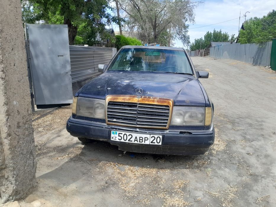 Продам мерс 124.